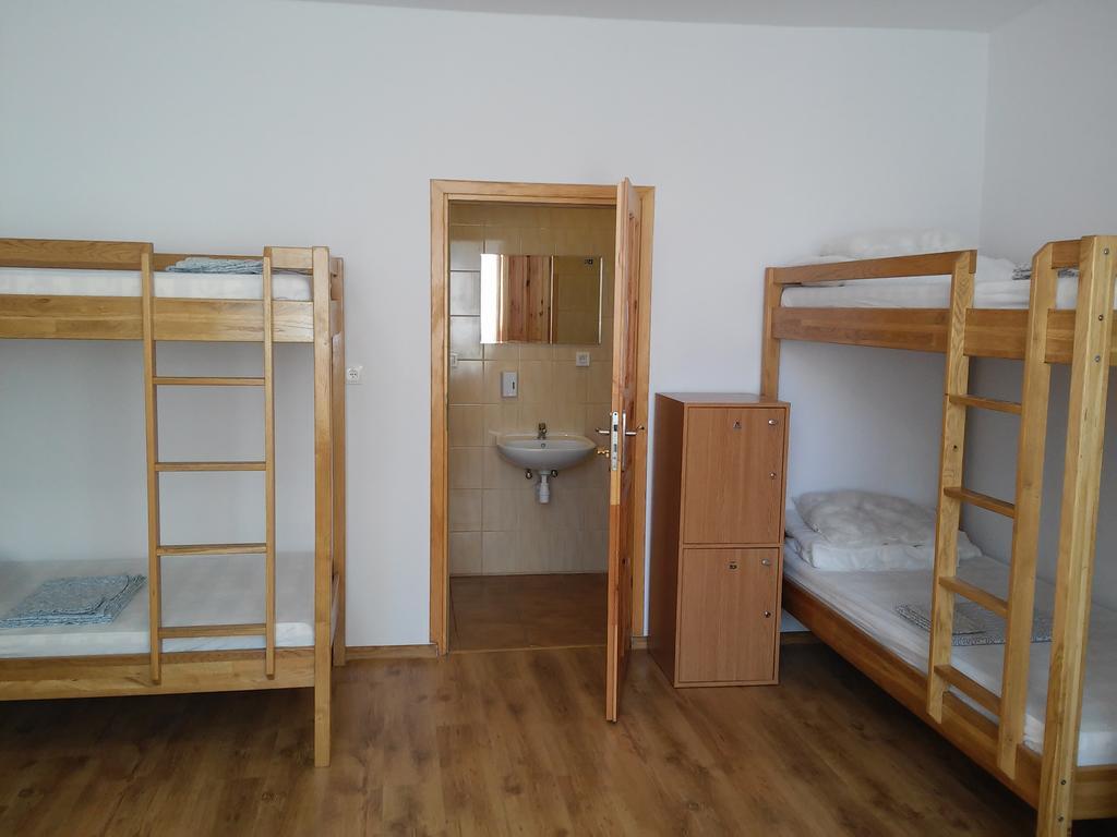 Hostal Hostel4u *